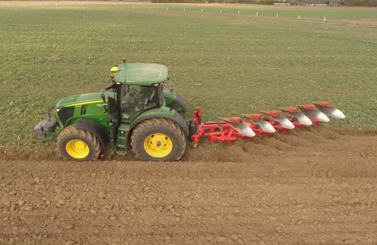 Soil inversion with a reversible mouldboard plough