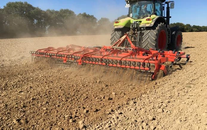 Seedbed preparation with a spring-tine cultivator