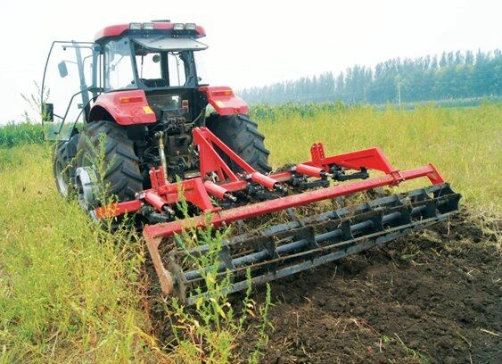 Soil loosening with a tractor-mounted subsoiler